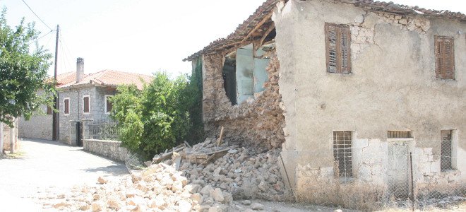 Τρομοκρατημένους κατοίκους και ζημιές σε 300 σπίτια άφησε πίσω του ο σεισμός