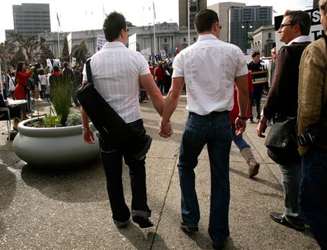 "Καμπάνα" στην Ελλάδα για αποκλεισμό των ομοφυλόφιλων από το Σύμφωνο Συμβίωσης
