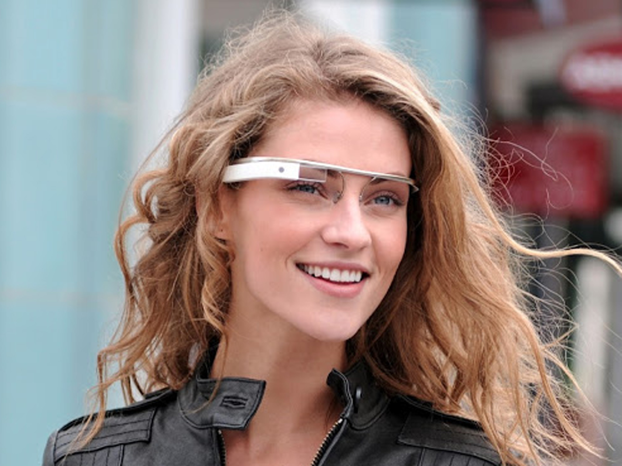 ​Ήρθαν στην Ελλάδα τα γυαλιά Google Glass!!!