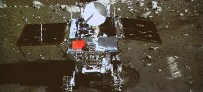 Η Κίνα έφτασε επιτέλους στο φεγγάρι: Σχεδόν 40 χρόνια μετά την πρώην Σοβιετική Ε