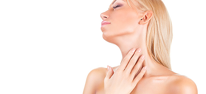 Ρυτίδες στο λαιμό: Απαλλαγείτε με 2 αποτελεσματικές τεχνικές