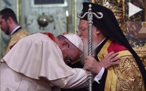 Iστορική επίσκεψη του Πάπα Φραγκίσκου στο Οικουμενικό Πατριαρχείο