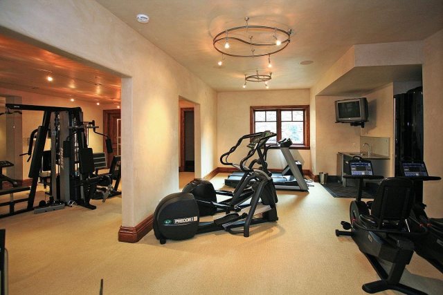 And this gym has every piece of workout equipment you might need. 