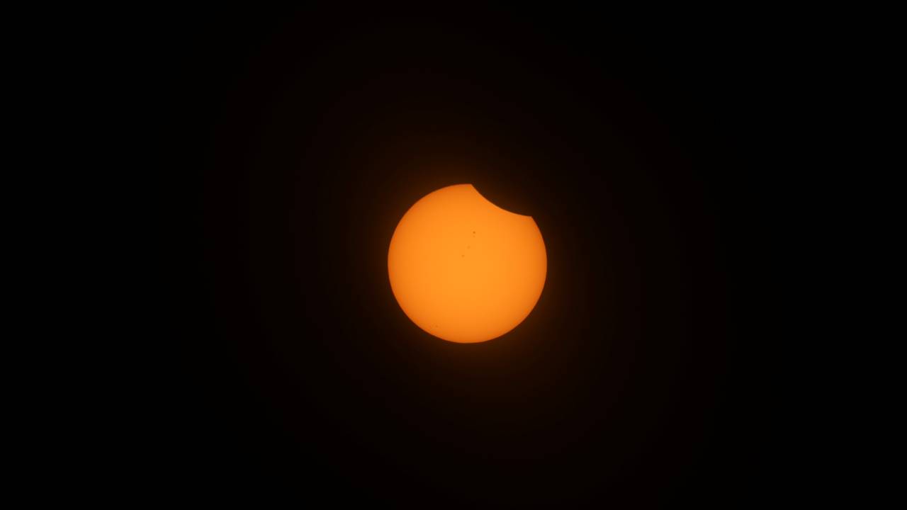 2017-08-21T170045Z_641793668_RC17BFF81B40_RTRMADP_3_SOLAR-ECLIPSE-USA