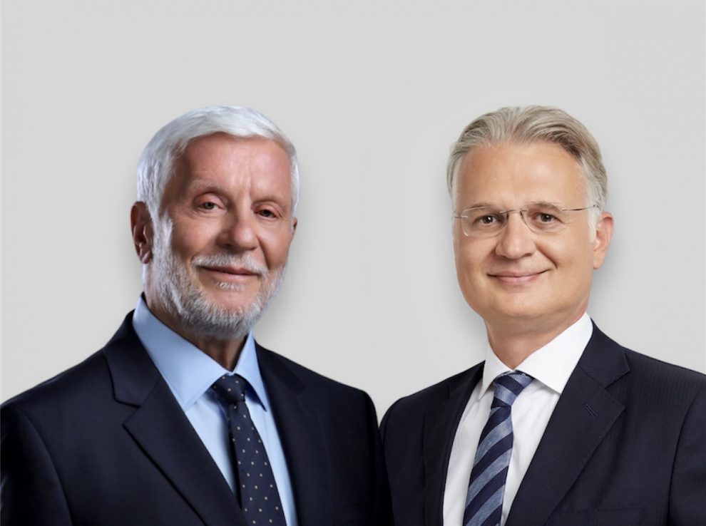 Περιφέρεια Πελοποννήσου: Στον δεύτερο γύρο Πτωχός-Τατούλης Περιφέρεια Πελοποννήσου: Στον δεύτερο γύρο Πτωχός-Τατούλης 09/10/2023 06:59  Σε δεύτερη αναμέτρηση ανάμεσα στον Δημήτρη Πτωχό και τον Πέτρο Τατούλη θα περάσει την ερχόμενη Κυριακή η περιφέρεια Πελοποννήσου, καθώς ο πρώτος συγκέντρωσε ποσοστό 42,55%, την ώρα που ο Πέτρος Τατούλης συγκέντρωσε το 31,88%.  Κατά τα λοιπά να σημειωθεί ότι ο υποψήφιος περιφερειάρχης Μανώλης Μάκαρης που έλαβε τη στήριξη του ΣΥΡΙΖΑ συγκέντρωσε ποσοστό 8,06%, ενώ ο Δημήτρης Κουτσούλης στηριζόμενος από το ΠΑΣΟΚ συγκέντρωσε 7,99%.  Ακόμα, ο Νίκος Κουτουμάνος υποψήφιος περιφερειάρχης με τη Λαϊκή Συσπείρωση συγκέντρωσε 6,39%, η Δήμητρα Λυμπεροπούλου 1,56% και ο Γιάννης Μιχαλόπουλος εξίσου 1,56%.  Ενσωμάτωση αποτελεσμάτων για τα παραπάνω ποσοστά: 98.64%   TAGS:ΠΕΡΙΦΕΡΕΙΑ ΠΕΛΟΠΟΝΝΗΣΟΥΠΕΤΡΟΣ ΤΑΤΟΥΛΗΣΑΥΤΟΔΙΟΙΚΗΤΙΚΕΣ ΕΚΛΟΓΕΣΔΗΜΗΤΡΗΣ ΠΤΩΧΟΣ FacebookTwitter Σχετικά Άρθρα  09/10/2023 08:44 Δήμος Οιχαλίας: Συνεχίζει η Παναγιώτα Γεωργακοπούλου  09/10/2023 08:17 Καλαμάτα: Συνελήφθη υποψήφιος δημοτικός σύμβουλος που μοίραζε ψηφοδέλτια  08/10/2023 21:29 Δήμος Καλαμάτας: Τα αποτελέσματα των εκλογών  08/10/2023 19:34 Αυτοδιοικητικές εκλογές 2023: Έκλεισαν οι κάλπες – Τα ποσοστά συμμετοχής ανά Περιφέρεια  08/10/2023 19:31 Τα αποτελέσματα των Δήμων της Μεσσηνίας – Συνεχής ροή  08/10/2023 19:06 Περιφέρεια Πελοποννήσου: Τα αποτελέσματα των εκλογών – Συνεχής ροή ΡΟΗ ΕΙΔΗΣΕΩΝ  Ποιοι παράγοντες διαμορφώνουν την τιμή στο ελαιόλαδο 09/10/2023 10:52  Σε προθήκες… 09/10/2023 10:07