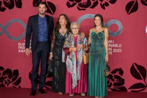 Rosita Missoni: Η Εμβληματική Δημιουργός Που Άλλαξε τη Μόδα με το Ζιγκ-Ζαγκ Μοτίβο